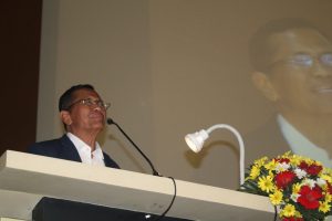 Menteri BUMN Dahlan Iskan Memberi Pembekalan Kepada Wisudawan Menteri BUMN Dahlan Iskan Memberi Pembekalan Kepada Wisudawan