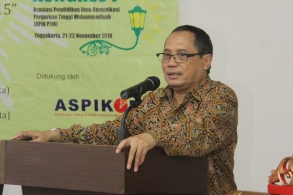 Prof. Bambang Cipto memberikan sambutan pembukaan Kongres APIK PTM